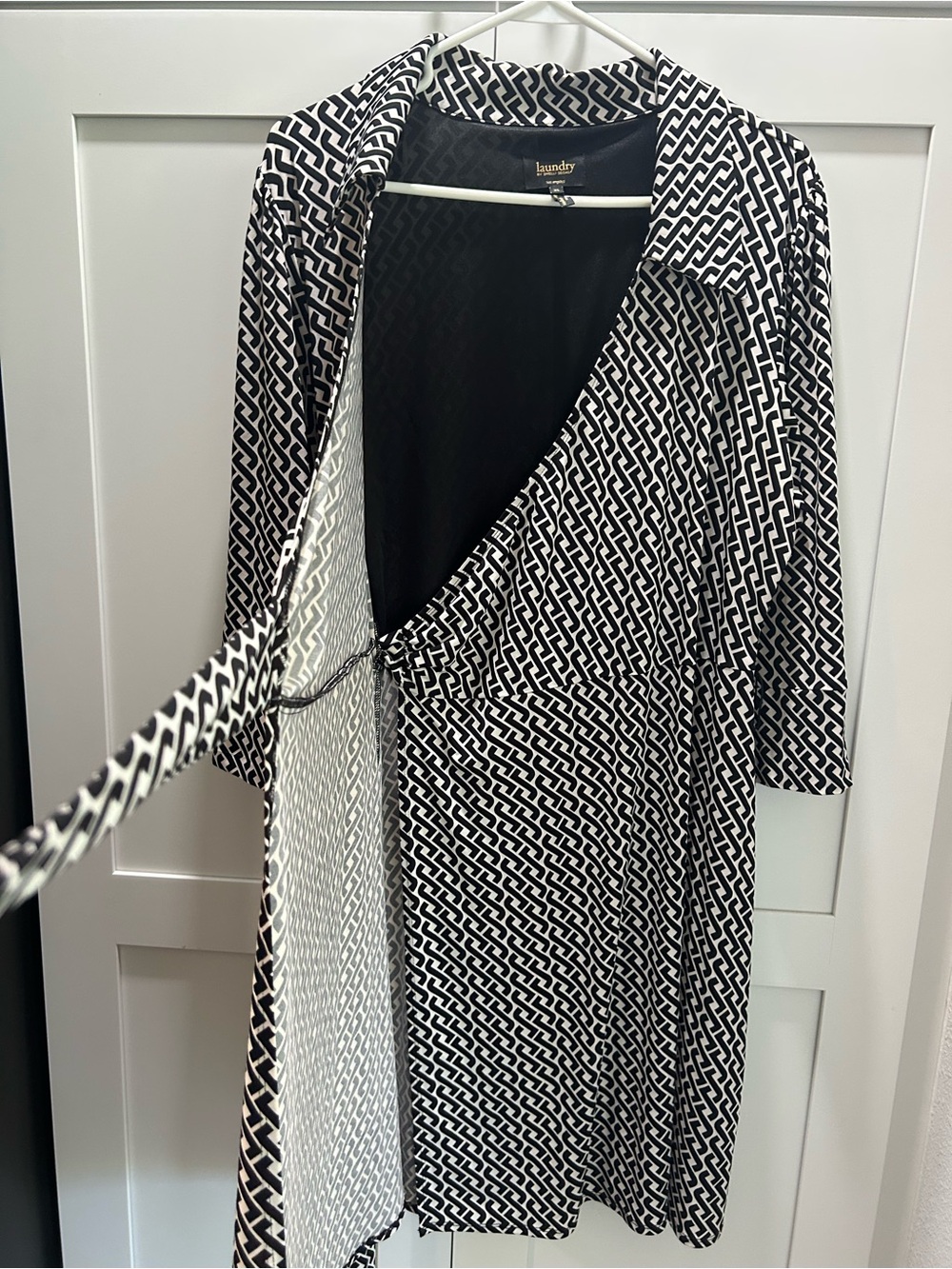 Laundry By Shelli Segal Black & White Geometric Wrap Dress - Picture 4 of 6